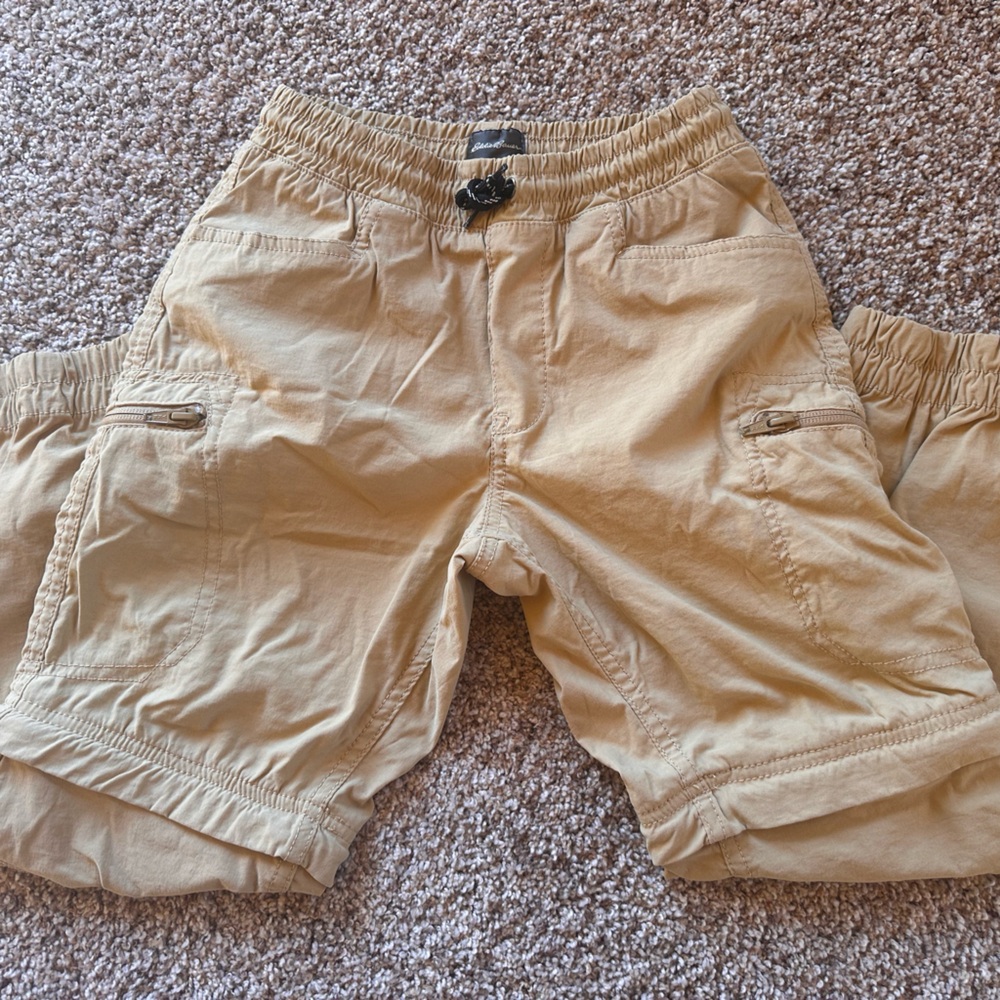Eddie Bauer Beige Cargo Shorts
Great for fishing
